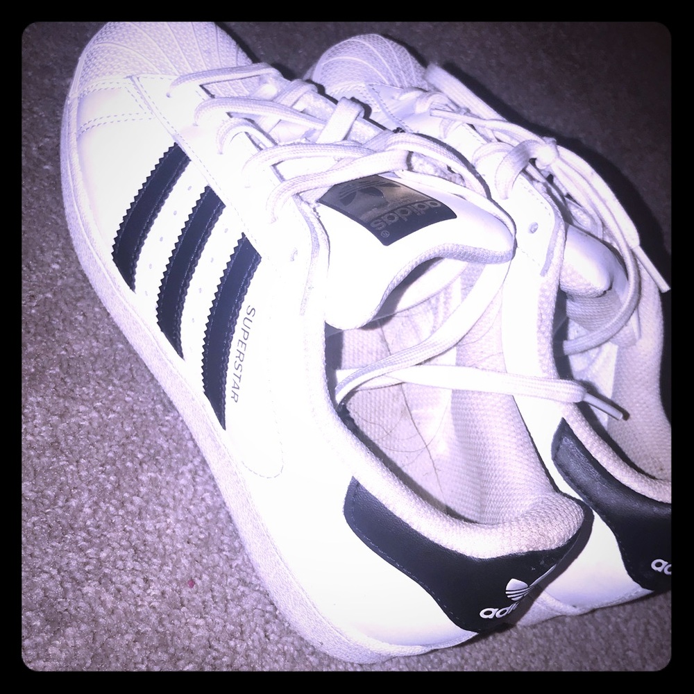 ADIDAS CLASSICS - Black and white